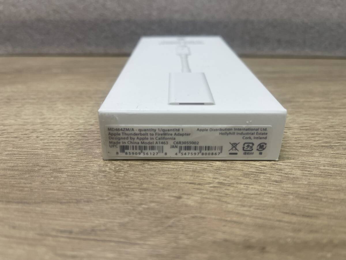 アップル FireWire変換アダプタ [Thunderbolt オス→メス FireWire] Apple Thunderbolt - FireWireアダプタ MD464ZM/A未使用・箱痛み品の画像3