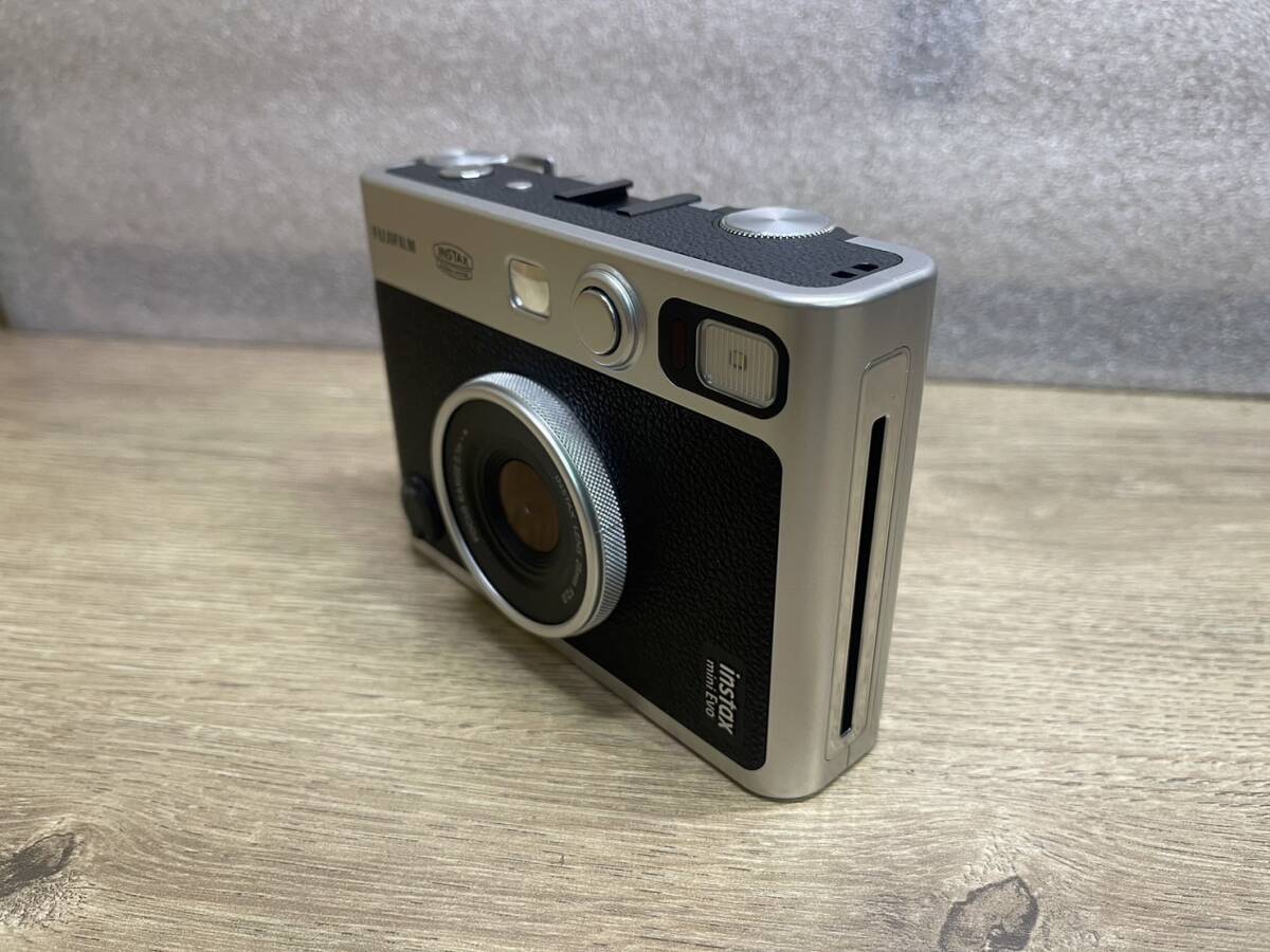 チェキ instax mini EVO ブラック フジフイルム インスタントカメラ 新品同様/60の画像3