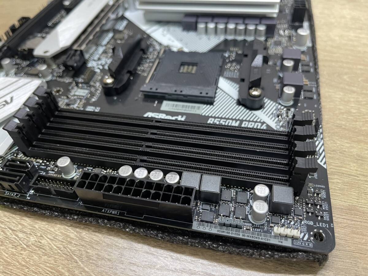 ASRock AMD Ryzen 5000シリーズ(Soket AM4)対応 B550チップセット搭載 Micro ATX マザーボード B550M Pro4 美品/80の画像3