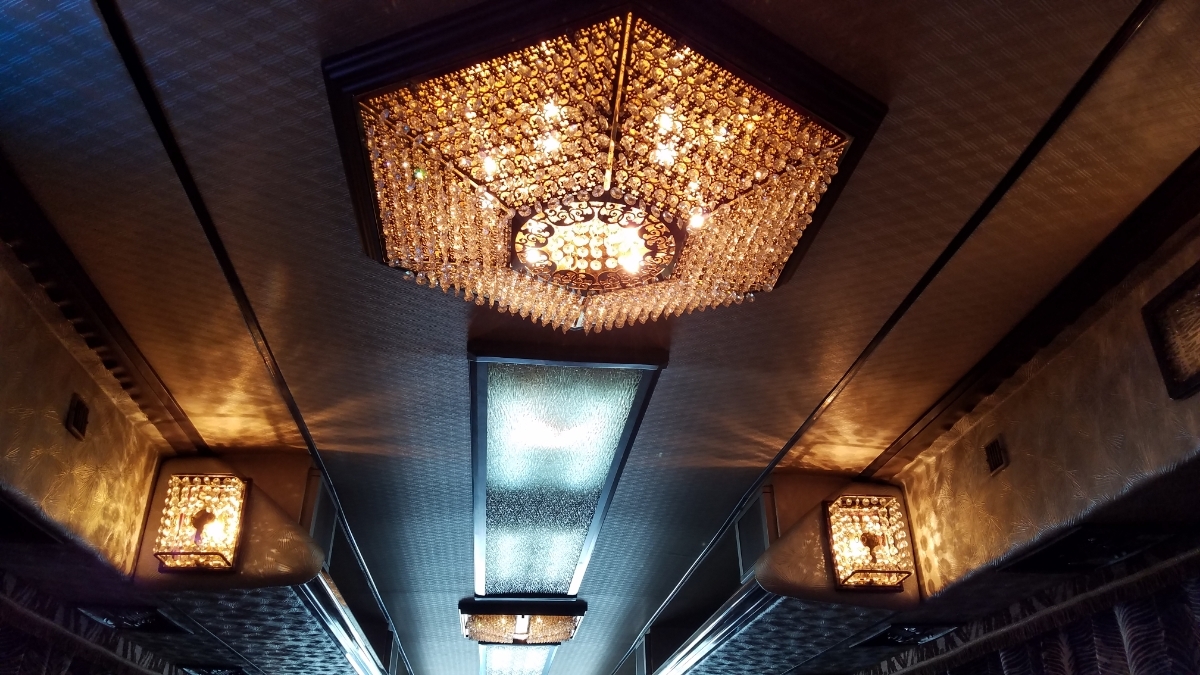  rare fixation salon salon bus bus Rocket chandelier Fuso aluminium wheel darkening glass swing door laminated glass HID head light 