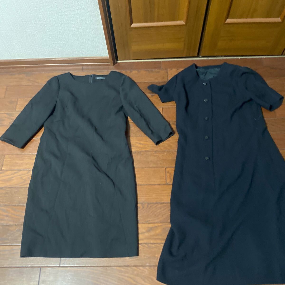 【9号】中古受付嬢、秘書制服　黒のワンピース６着ジャケット8着　計14点_画像7