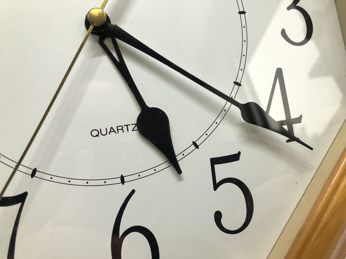 DAILY 壁掛け時計 木枠 電池式 QUARTZ 時計 アンティーク コレクション の画像2
