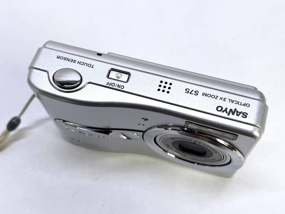 SANYO デジタルカメラ Xacti DSC-S75 サンヨー デジカメ 三洋電機株式会社 通電確認のみ ジャンクの画像6