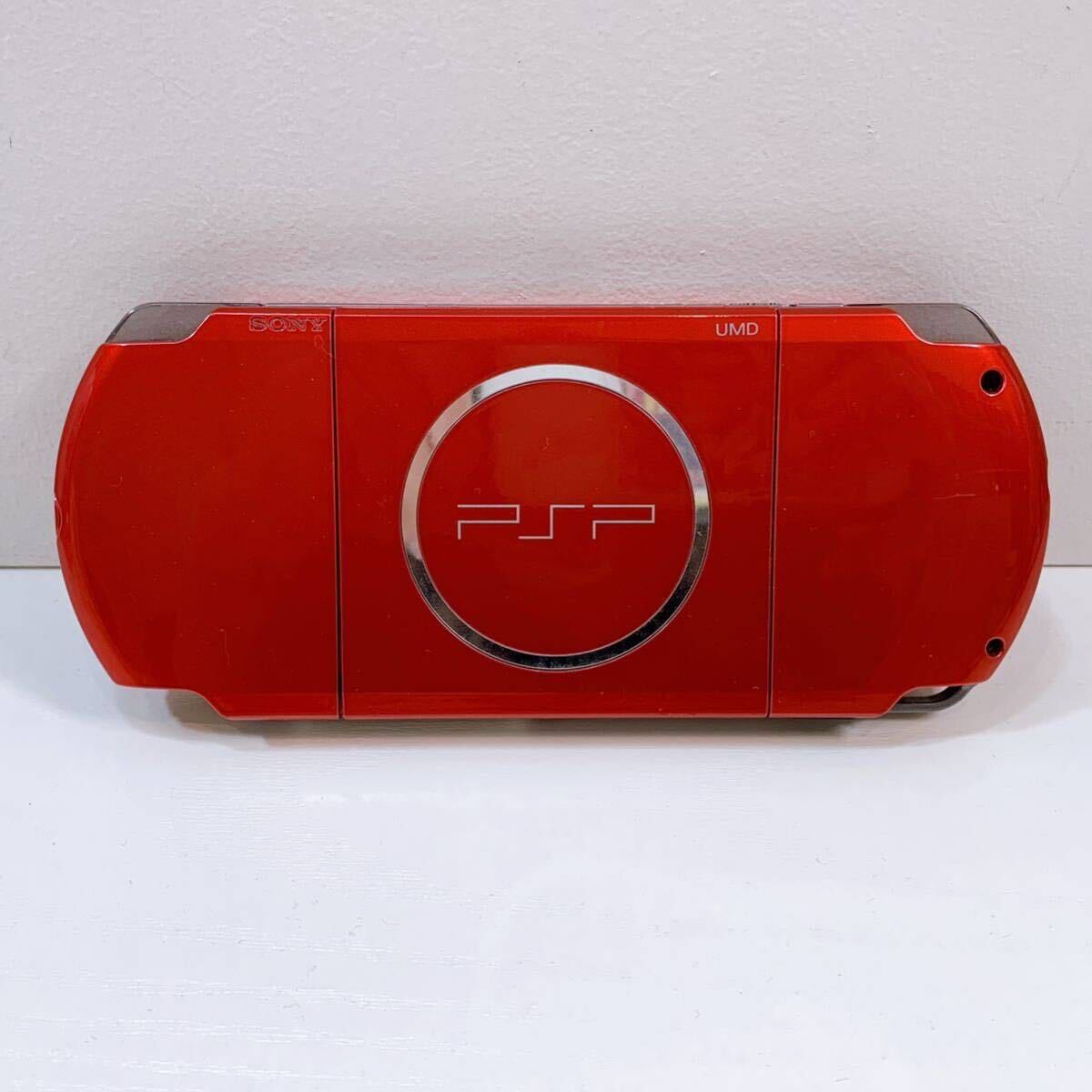 308☆ジャンク☆ SONY PlayStationPortable レッド PSP-3000 充電器付き ソニー プレイステーションポータブル PSP バッテリーなし 現状品の画像3