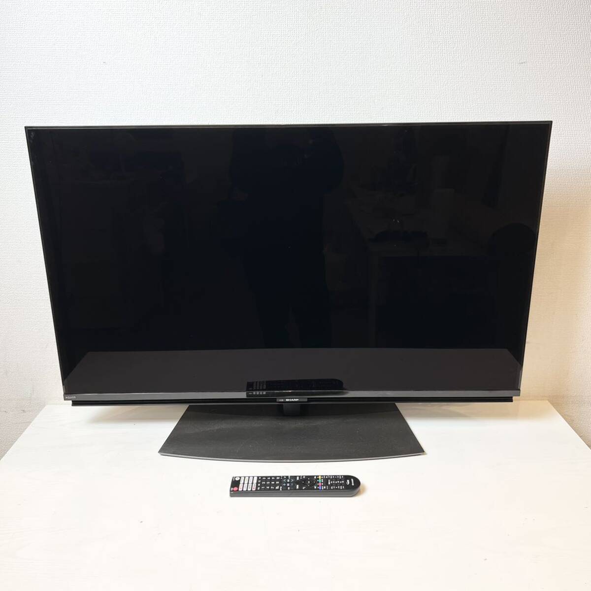 256＊中古品 SHARP シャープ 4T-C43DN2 2022年製 43 V型 4K 液晶テレビ リモコン付き 簡易動作確認済み＊の画像1