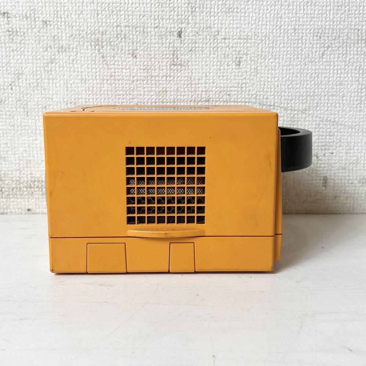 233＊中古品 GC ゲームキューブ 本体 DOL-001 オレンジ ORANGE ニンテンドー 任天堂 Nintendo コントローラ/AC/AVケーブル付 動作品＊_画像3