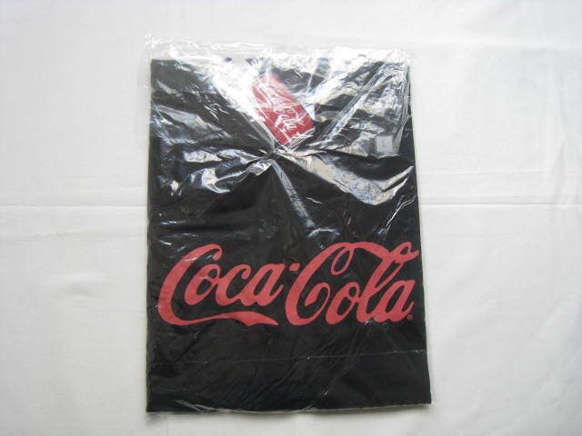 ☆　新品タグ付き　GU(ジーユー）　CocaCola（コカコーラ）半袖Tシャツ　黒×赤　Lサイズ　☆_画像5