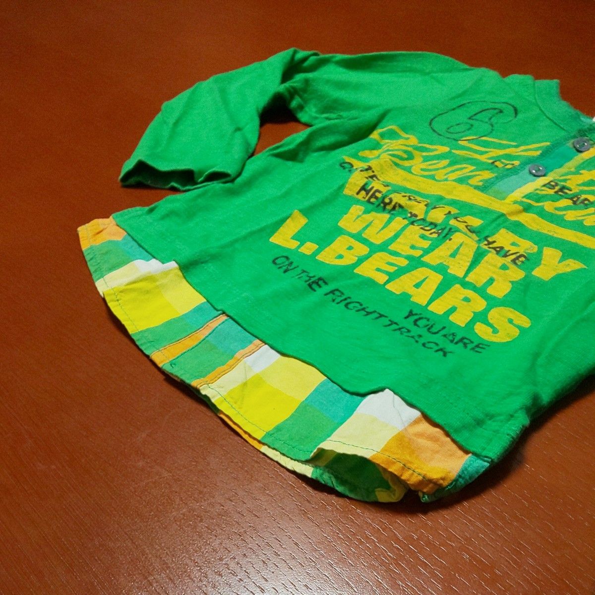 【値下げ】男の子 ズボン 長袖Tシャツ 上下SET 110cm ハーフパンツ 緑のTシャツ お洒落なデザイン