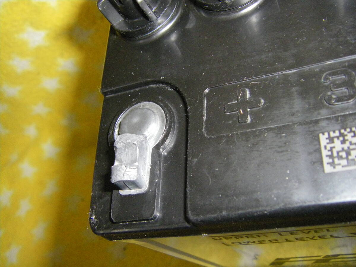 プラス端子破損品  [ 古河電池 ] 農業機械 建設機械用 34A19R バッテリー （26A19R 、30A19R 、32A19R のパワーアップ品）の画像3