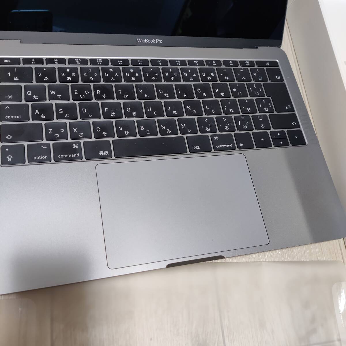 【GNHV22】Apple MacBook Pro A1708 13inch MPXQ2J/A 本体 ACアダプター 充電ケーブル ジャンク JUNK_画像2