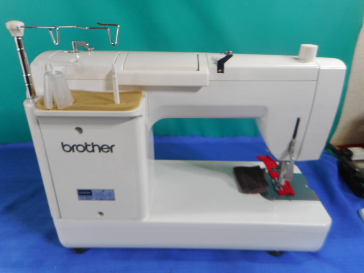 ブラザー TA3－B629 NOUVELLE 300 極美品 自動糸通し 自動糸切り ペダル 取り説付き 皮革も縫えます 丈夫の画像7