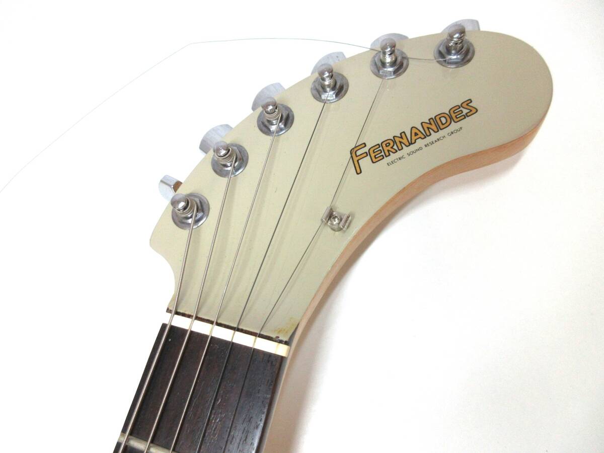 【FERNANDES ZO-3 エレキギター】フェルナンデス アンプ内蔵エレキギター ZO-3 アイボリー 楽器 音楽 縦83横24(素人採寸)_画像4