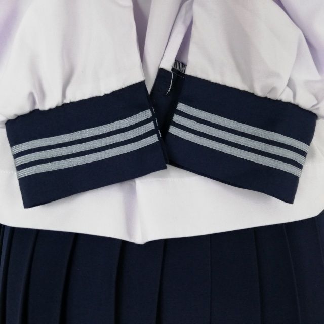 1円 セーラー服 スカート スカーフ 上下3点セット 165A トンボ 中間服 グレー3本線 女子 学生服 高知岡豊高校 白 制服 中古 ランクC EY9937の画像4