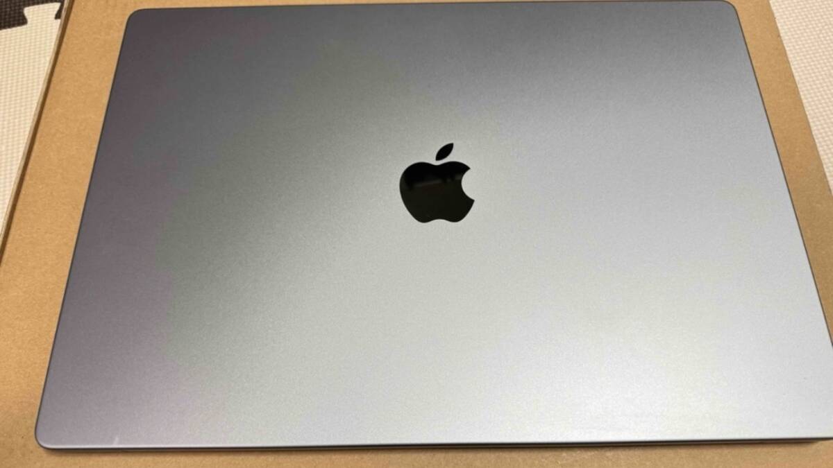 MacBookPro 16インチ 1TB M1 Pro 16GB USキーの画像1