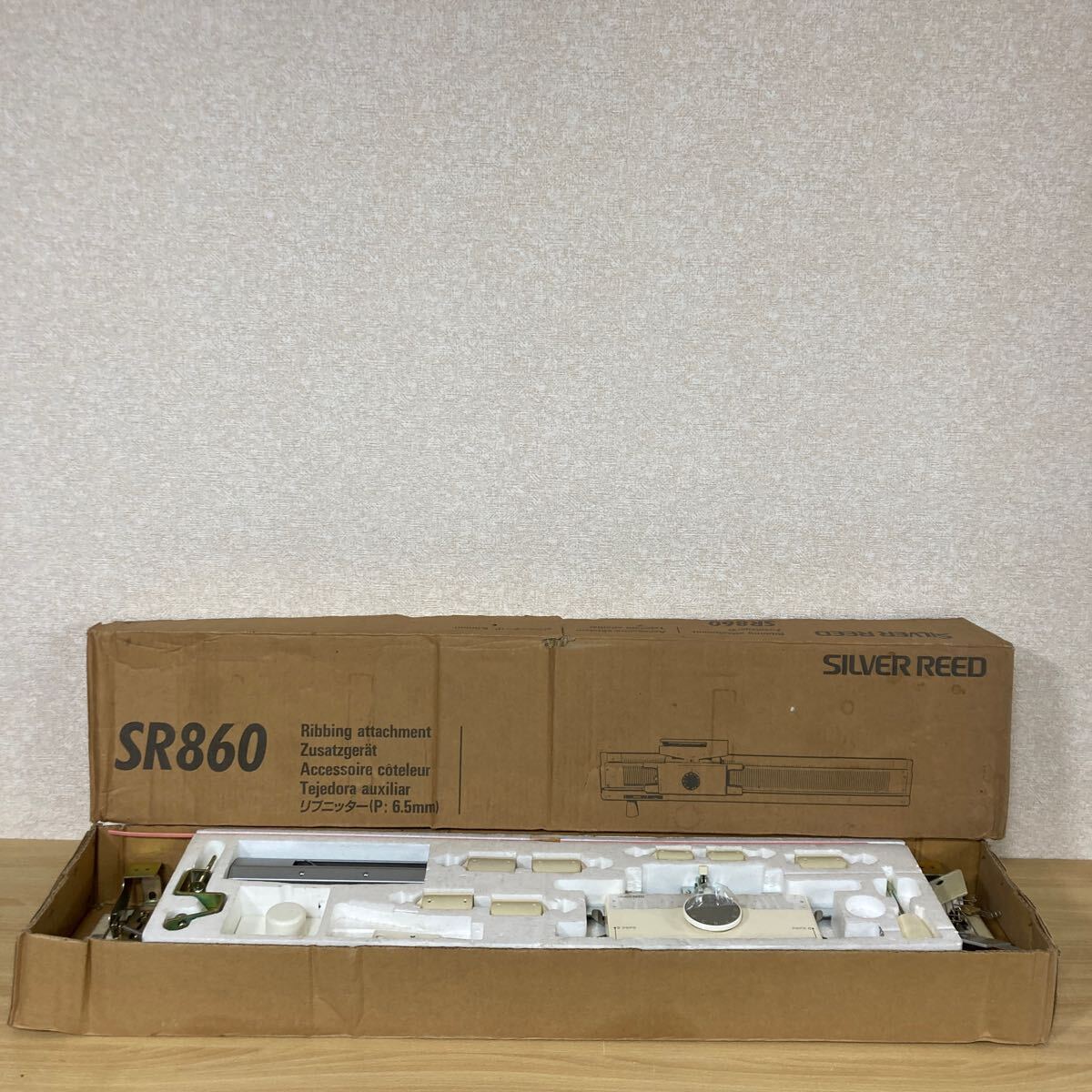 SILVER REED シルバー リード SR860 リブニッター 編み機 編機 編み物 編物 ハンドクラフト 手工芸 手芸 4 シ 5575の画像1