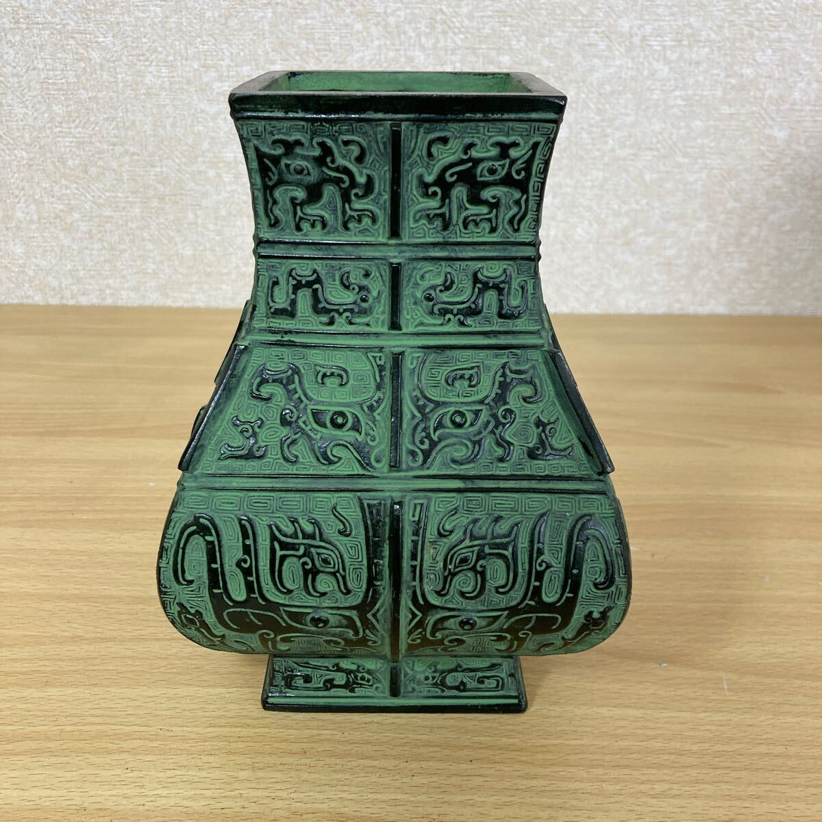 渋谷 鳳州作 角型 青銅花瓶 焼物 花瓶 花器 青銅 飾 中国 工芸品 コレクション アンティーク 重量2.2kg 4 リ サ ス 3の画像2