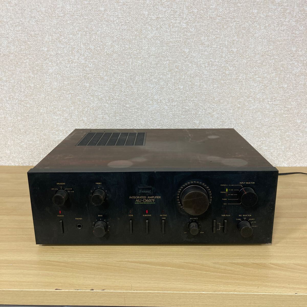 Sansui サンスイ 山水 AU-D607F プリメインアンプ オーディオ機器 通電のみ確認済み 4 カ 5698の画像1