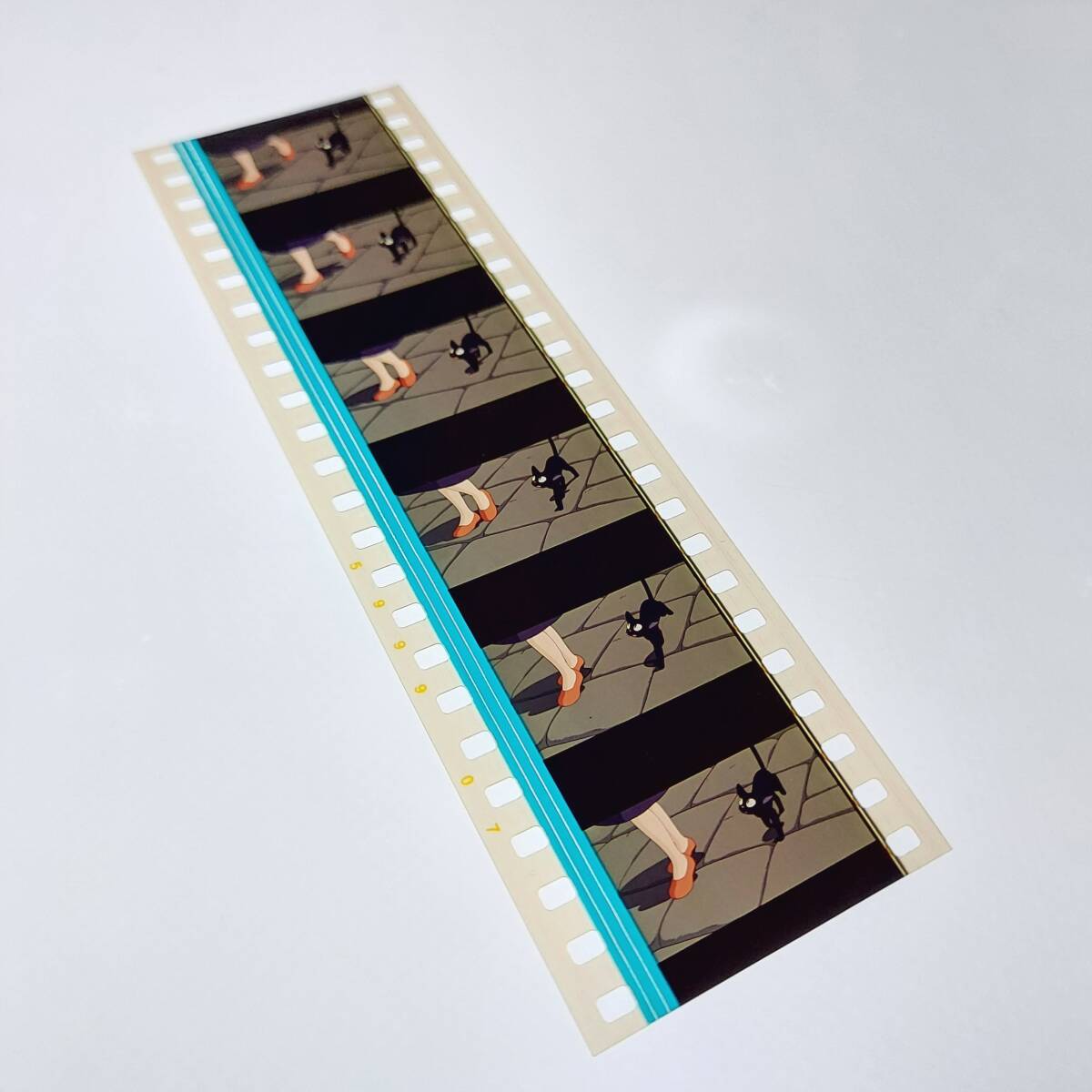 ◆魔女の宅急便◆35mm映画フィルム 6コマ【207】◆スタジオジブリ◆ [Kiki's Delivery Service][Studio Ghibli]の画像2