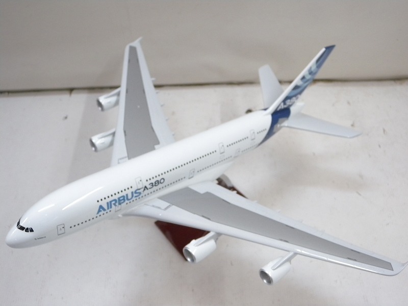 C5550★1/160 AIRBUS エアーバス A380 エアプレーンモデル 中古現状渡しの画像4