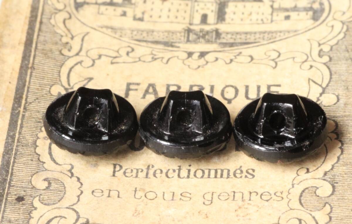 即決 ガラスボタン 3個 φ11mm ブラック 多面 黒 素材 材料 ハンドメイドパーツ リメイク フランス輸入 ヴィンテージの画像3