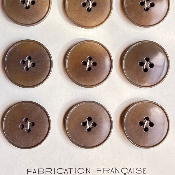  prompt decision bejitabru ivory button 12 piece φ27mm seat cardboard korozo Brown nut Vintage material raw materials France import 