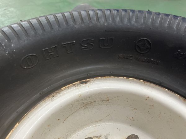 茨城発 OHTSU 中古 クローリングタイヤ 2セット 20×9.0-7（A-880-27）の画像7