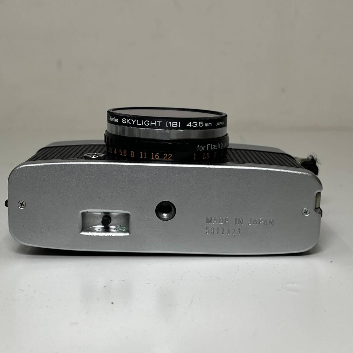 中古品 OLYMPUS オリンパス PEN EE-3 レンズ D.Zuiko 1:3.5 f=28mm フィルムカメラ コンパクト 動作未確認 現状品 【5650】の画像5