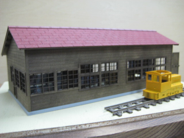 梅桜堂「杉沢の2線機関庫Ⅱ」1/87キット組立品、線路付き展示台含むの画像6