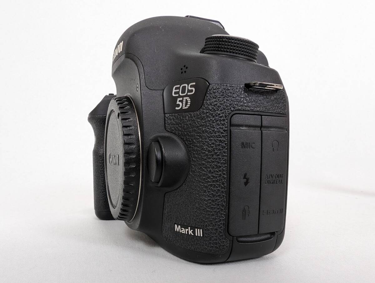 EOS 5D Mark III ボディ 純正バッテリーグリップ その他おまけ付き 防湿庫保管 フルサイズの画像3