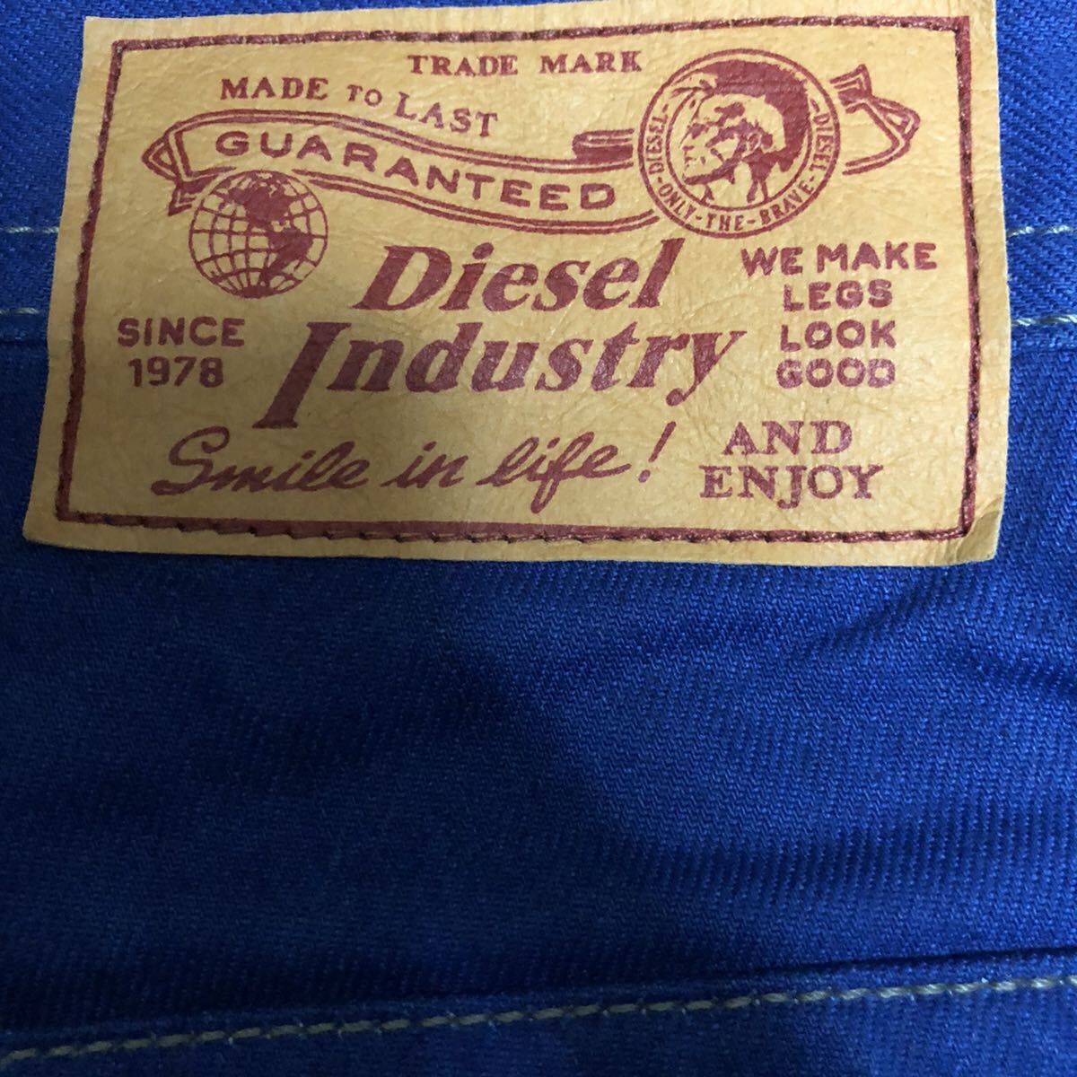 Diesel THAVAR スリムスキニー クロップド カラージーンズW29ブルーの画像3