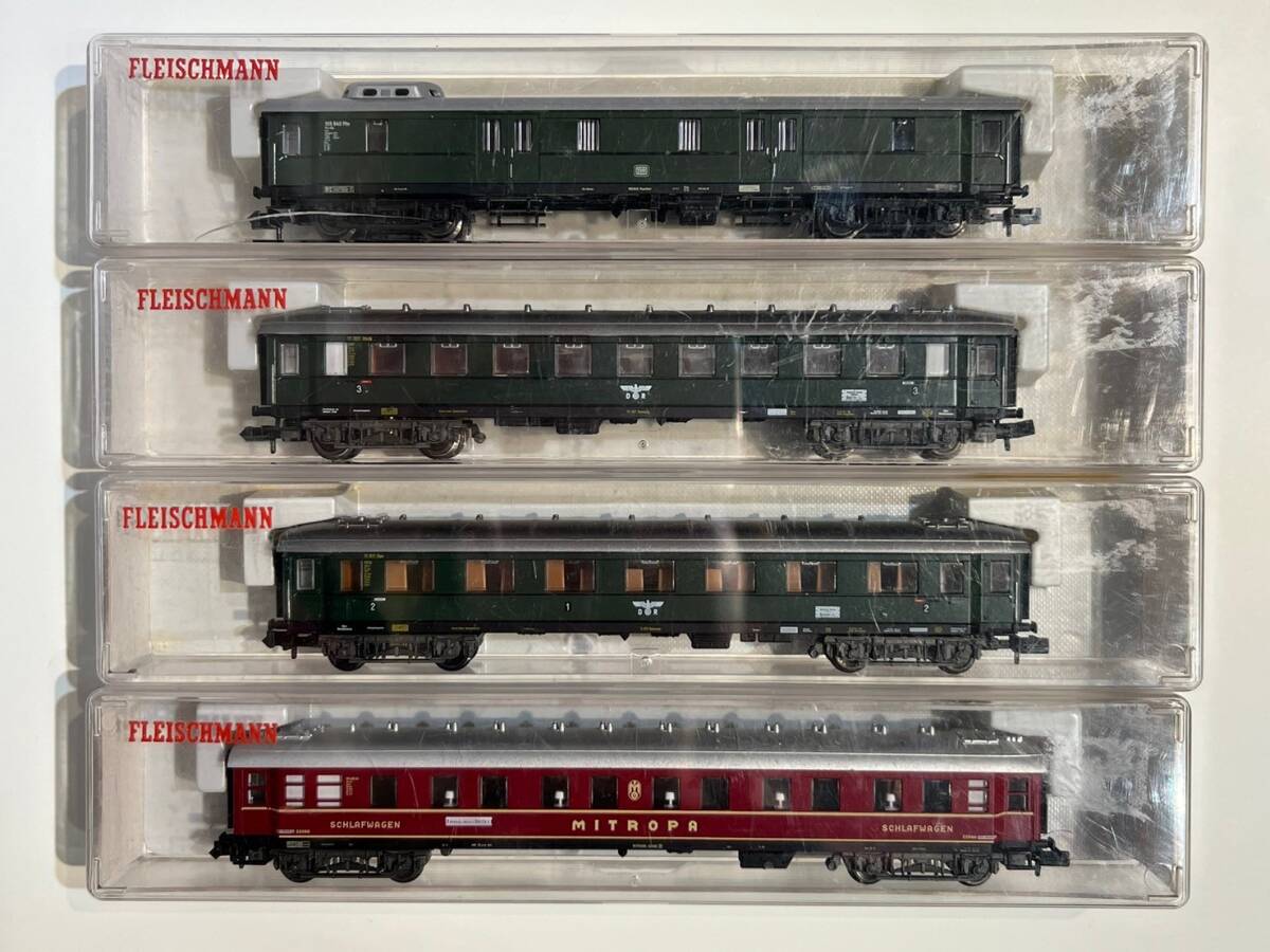 Fleischmann 8130, 8131, 8132, 8134 客車4両 (2両室内照明装着)【中古】の画像2
