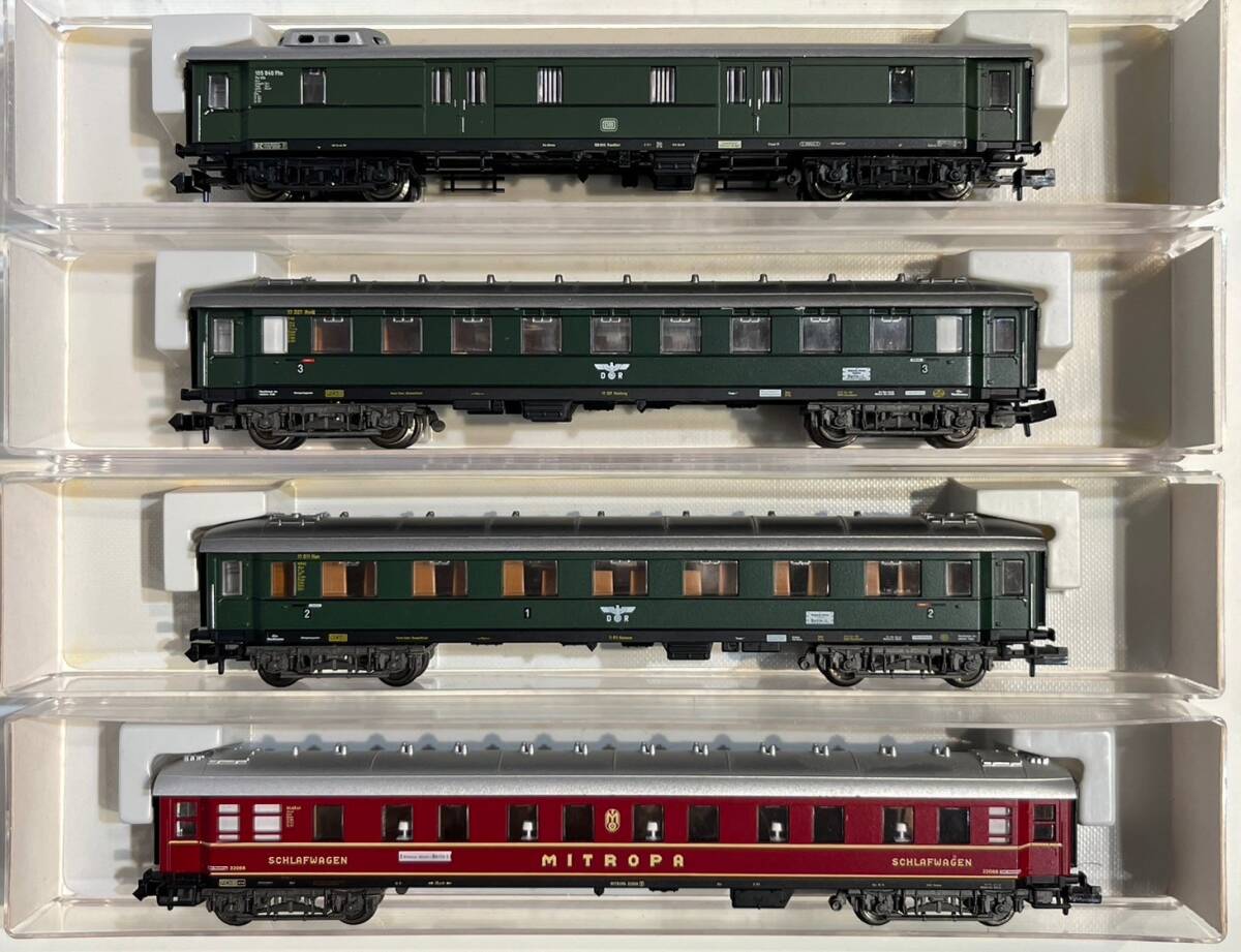 Fleischmann 8130, 8131, 8132, 8134 客車4両 (2両室内照明装着)【中古】の画像3