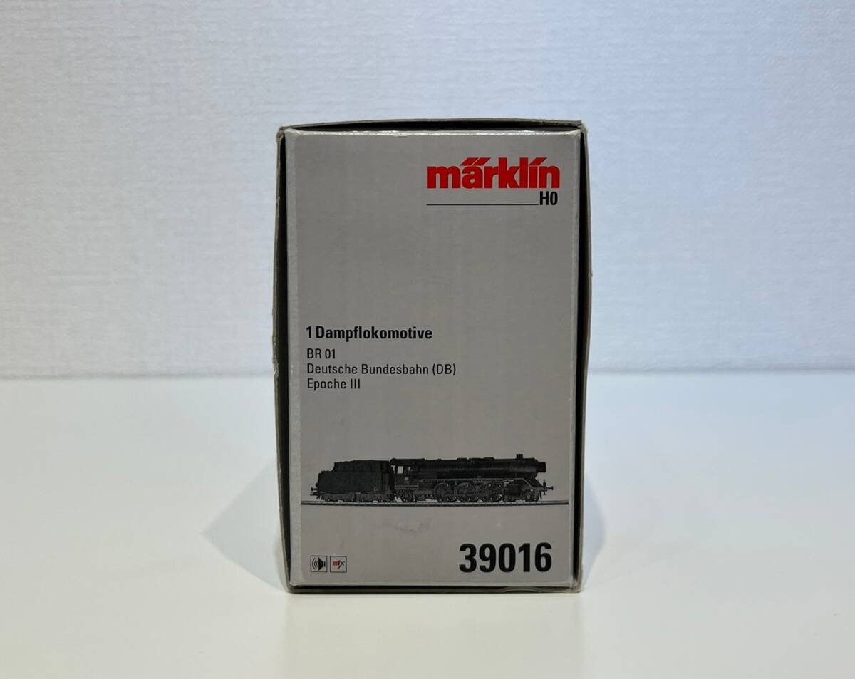 marklin 39016 テンダー付きの急行列車蒸気機関車 BR01 DB【美品、中古】の画像10