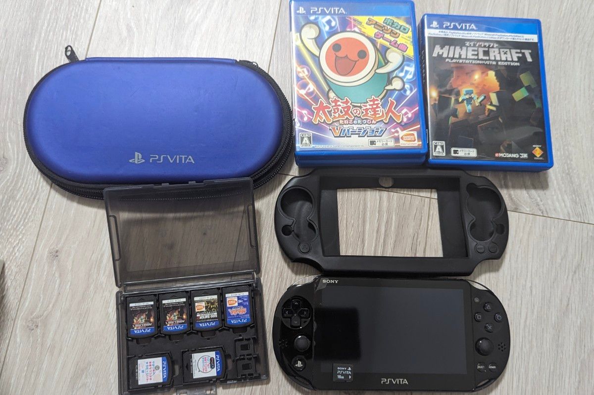 psVita 2000 本体 フィルム　ケース　ゲームソフト、16GBメモリーカード付　箱等無し