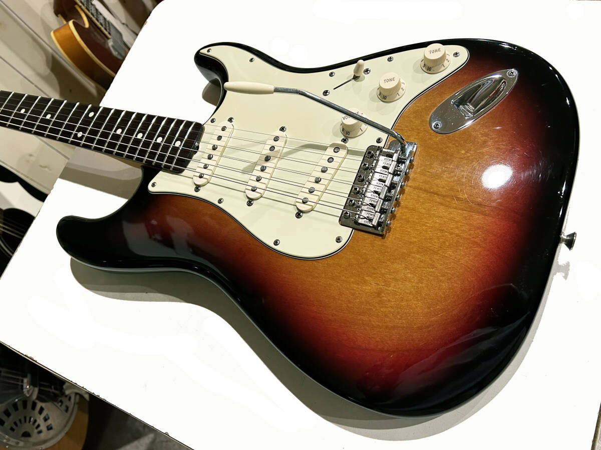 Rare! Fender USA Vintage Hot Rod '62 Stratocaster ラッカーフィニッシュ 2007年製 ファットでブリリアント＆ホットなグッドサウンド_画像1