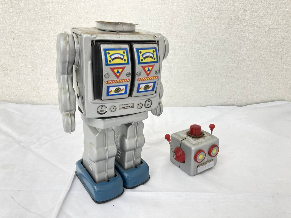 【JN44】(O) ELECTRON ROBOT エレクトロン ロボット ブリキ レトロ おもちゃ サビ汚れあり 破損箇所あり 通電確認済み 中古現状品の画像4