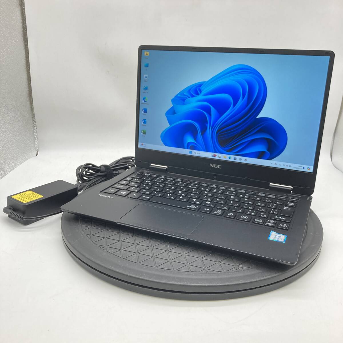 【本体キレイ】NEC VersaPro PC-VKT12HZG1 CPU Core i5-7Y54 RAM8GB SSD256GB カメラ フルHD Windows11 Office 中古 PC ノートパソコン 2の画像1