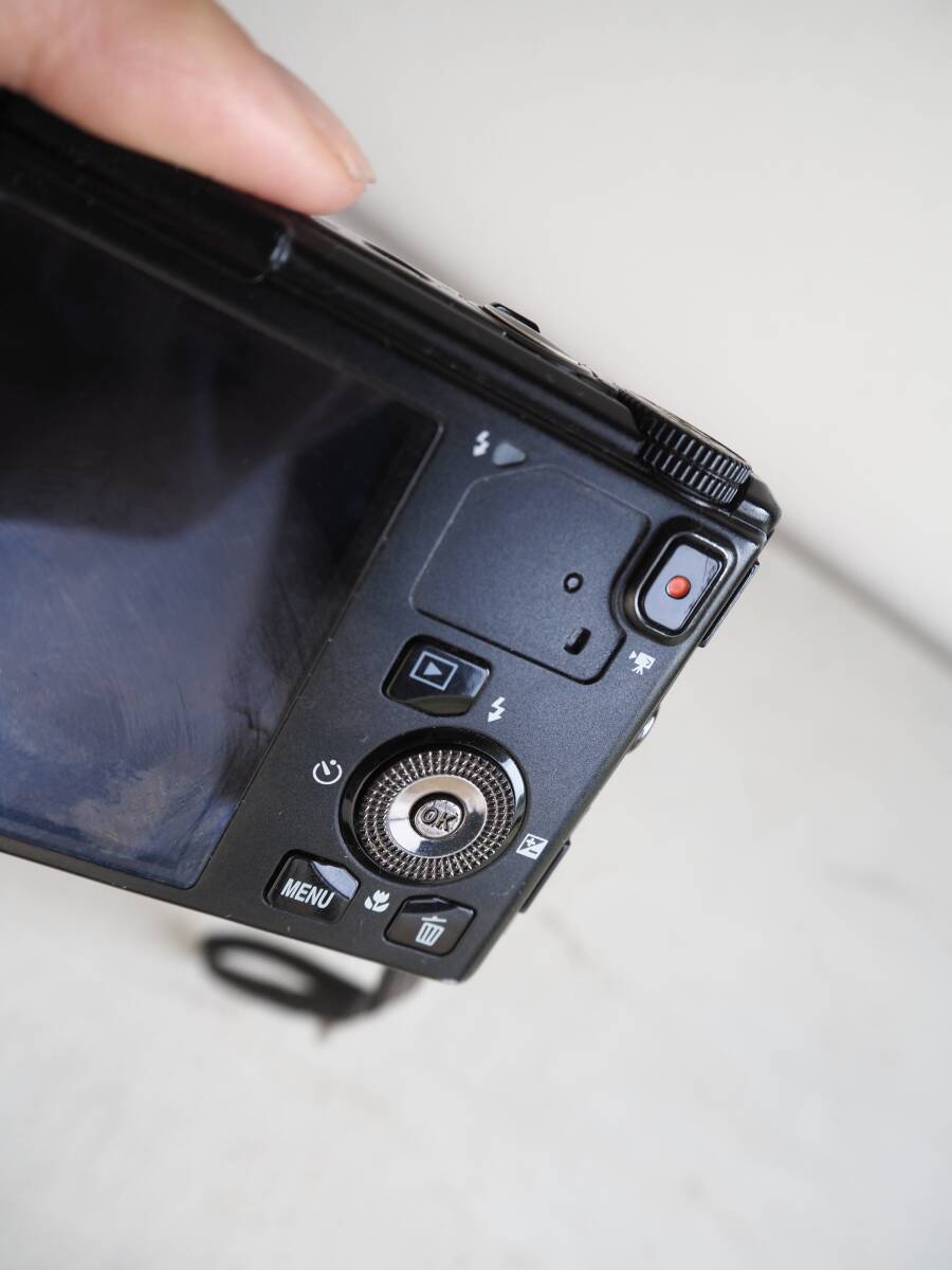 【OAN】Nikon COOLPIX S9500 ニコン コンパクトデジタルカメラ 中古品 クールピクス コンデジ 動作未確認 ジャンク品扱い 充電器付きの画像9
