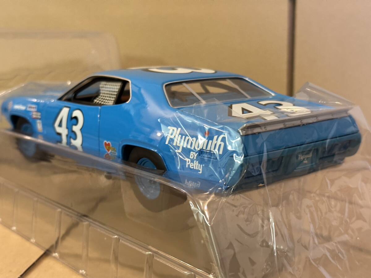 1/18 TOOLBOX TREASURES 1971 Plymouth Road Runner #43の画像4