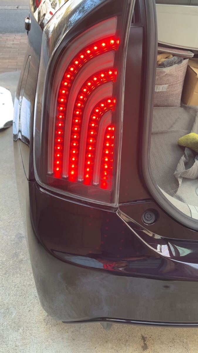 ZVW30系　プリウス　フルファイバーテールランプクリアレンズ　インナーブラック　左右セット LED トヨタ _画像6