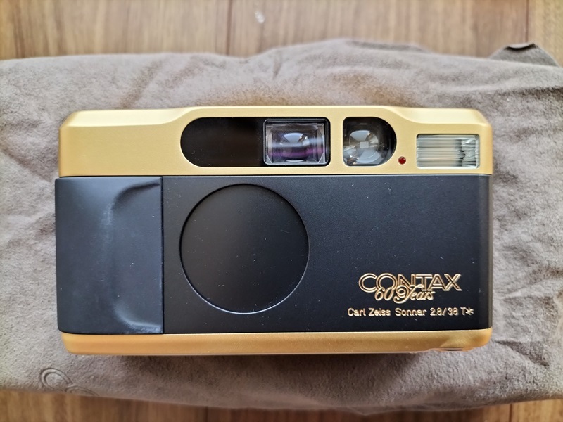 未使用品コンタックス CONTAX T2 60周年記念ゴールドの画像2