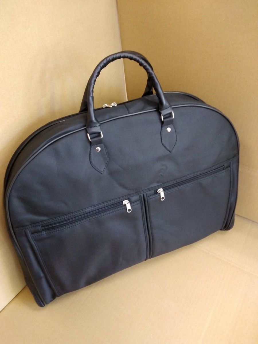 新品未使用　送料無料　メンズ　レディース　ガーメントバッグ　スーツバッグ　出張用バッグ　旅行用バッグ　ハンガー付きバッグ　ブラック