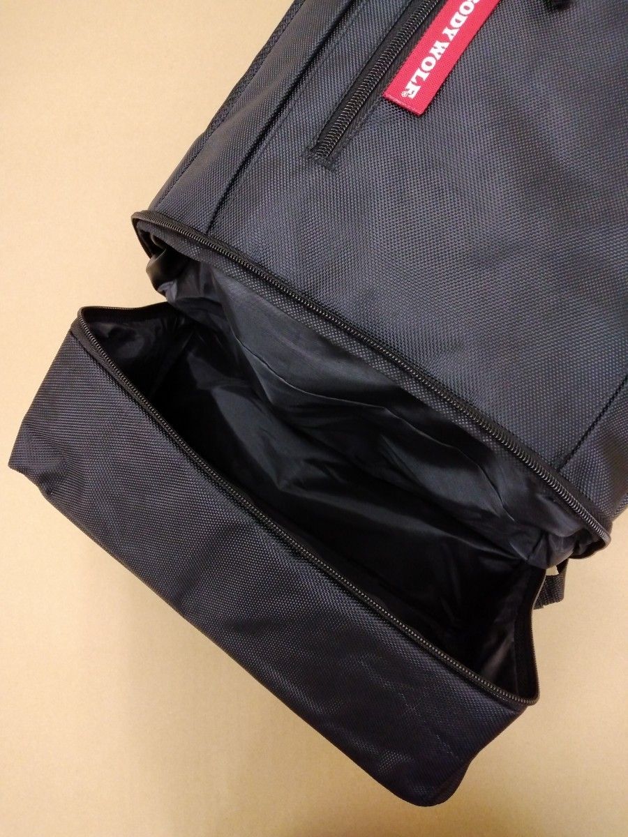 新品未使用　送料無料　メンズ　レディース　キッズ　上下2層式　バックパック　リュックサック　Dパック　スポーツバッグ　部活バッグ