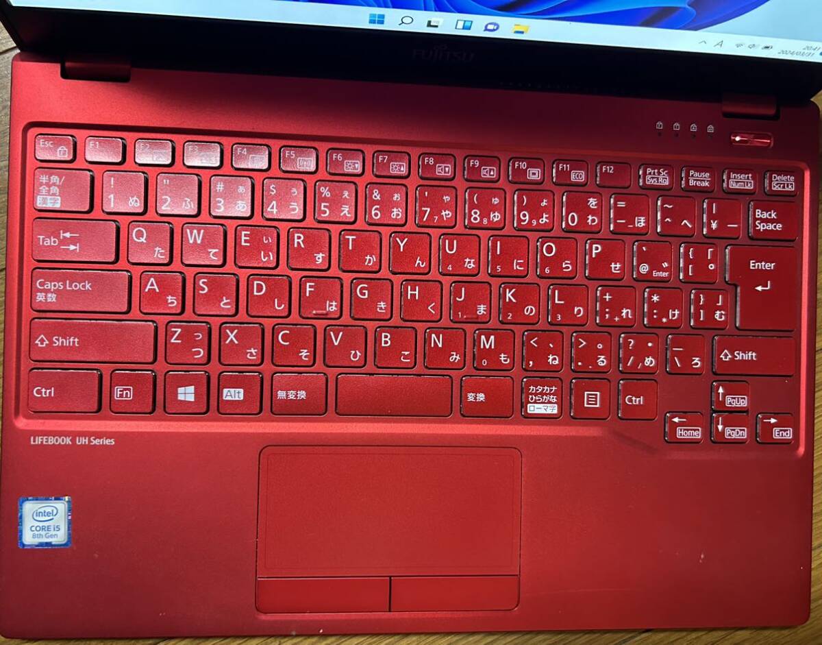 富士通　FMV LIFEBOOK UH75/D2 FMVU75D2R /ガーネットレッド 中古動作品_画像2