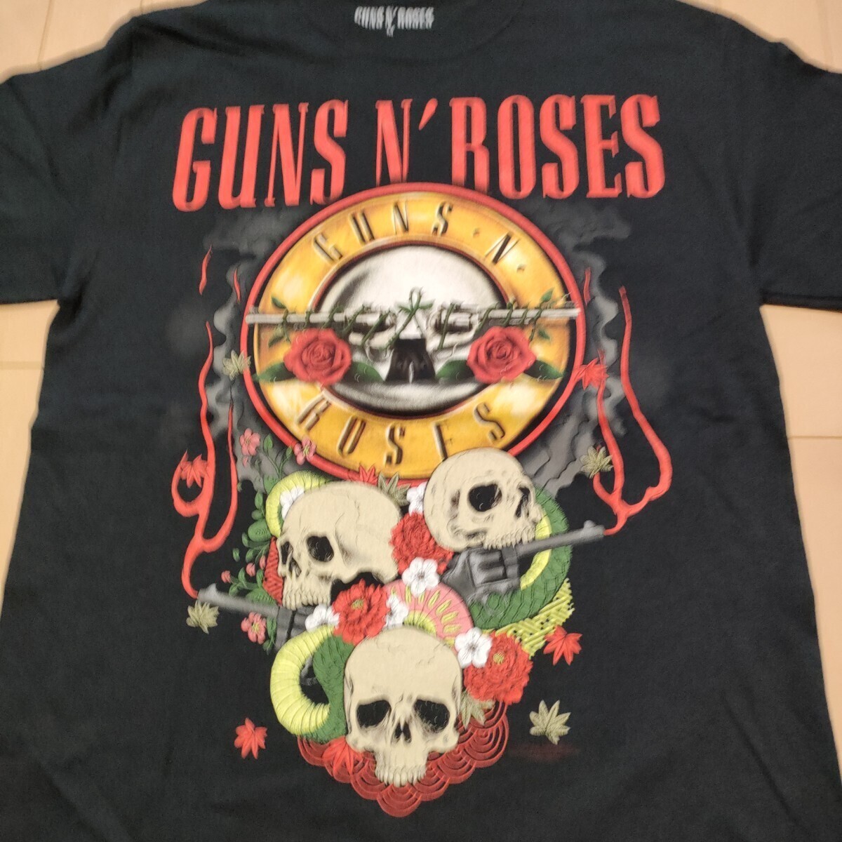 レア GUNS N' ROSES 2017 横浜 限定 Tシャツ M バンドTシャツ OSAKA / metallica nirvana motley crue aerosmith led zeppelin magadethの画像2