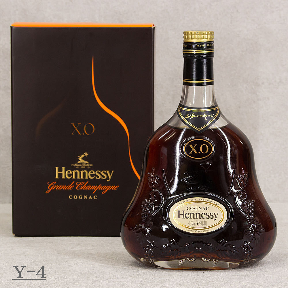 【Y-4】Hennessy XO ヘネシー XO 金キャップ クリアボトル コニャックブランデー 700ml 40％ 未開栓 箱付_画像1