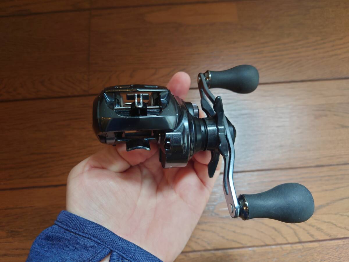 ★ダイワ DAIWA 20アドミラA 20ADOMIRA A 100XHL 左ハンドル ７回使用品 ★の画像6