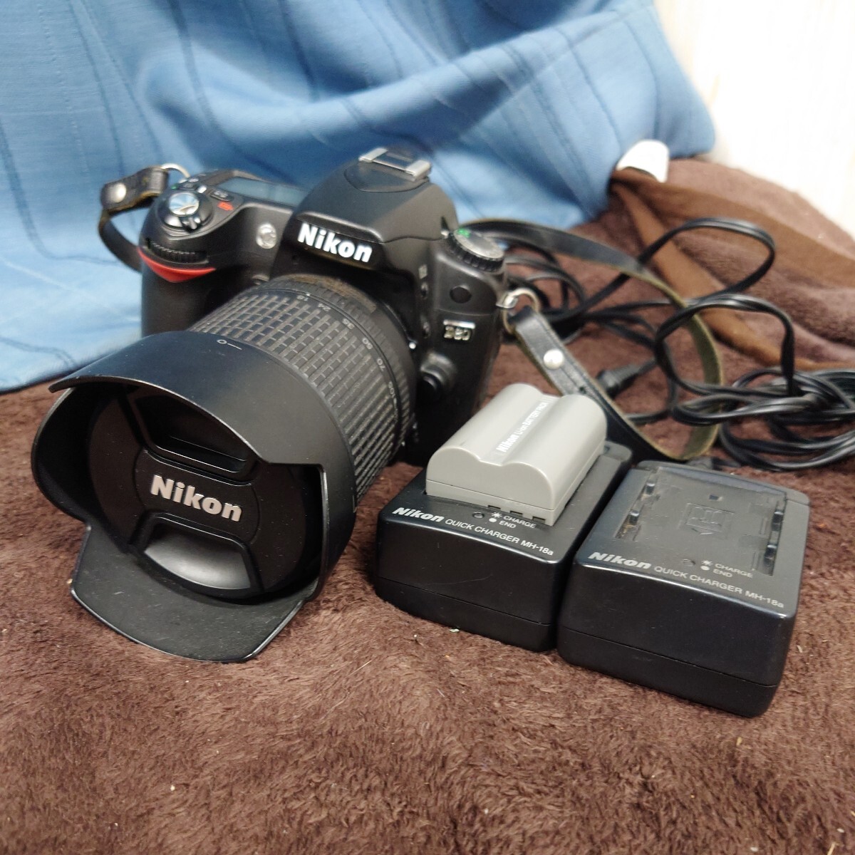 NIKON D80 NIKON　DX AF-S NIKKOR 18-135mm　バッテリー合計2個付属　中古品　現状品　通電確認済_画像1