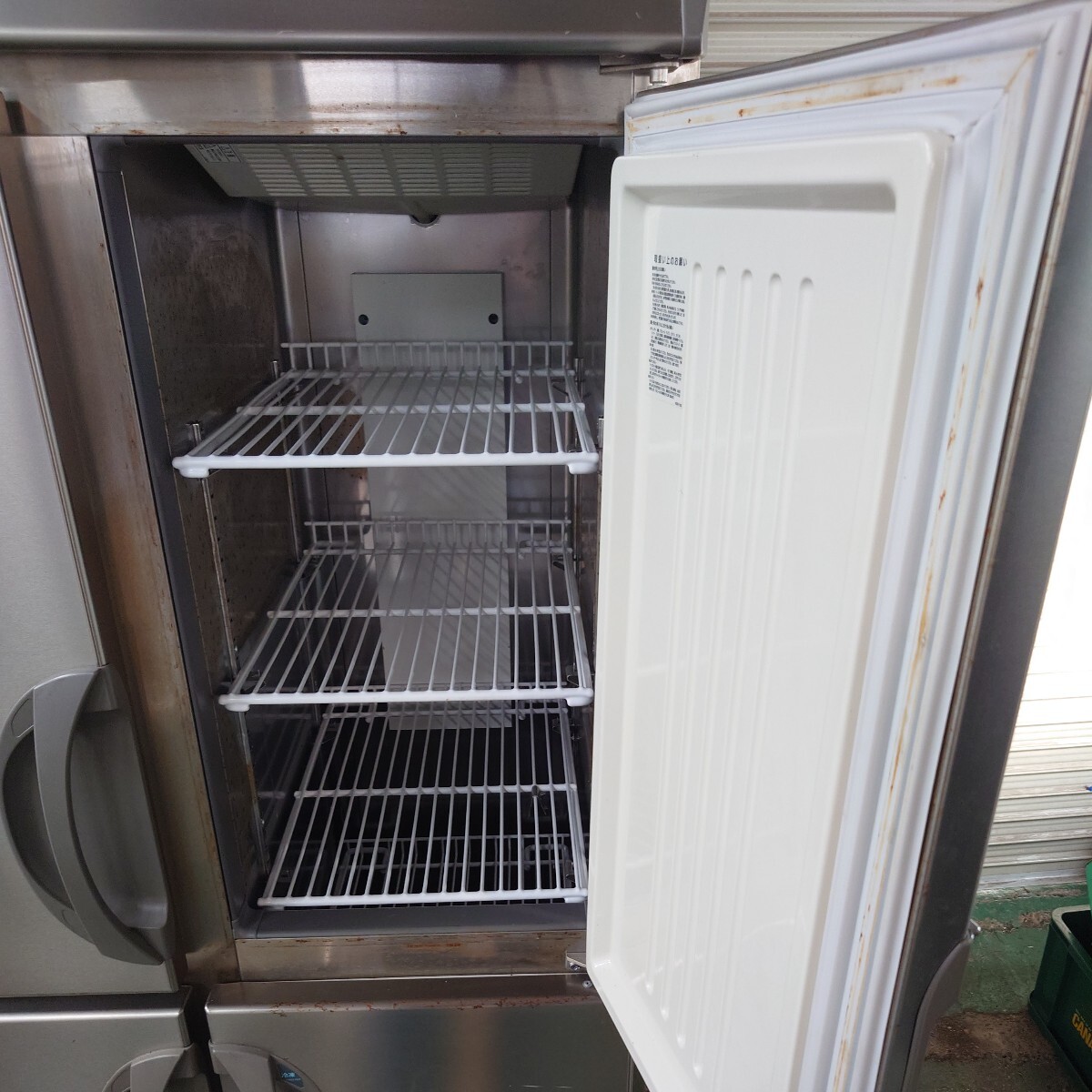 2019年製　フクシマ 　タテ型冷凍冷蔵庫　冷凍2室　ARN-092PM　中古品　現状品　厨房機器　傷汚れ凹み有り 100V 業務用 4ドア_画像6