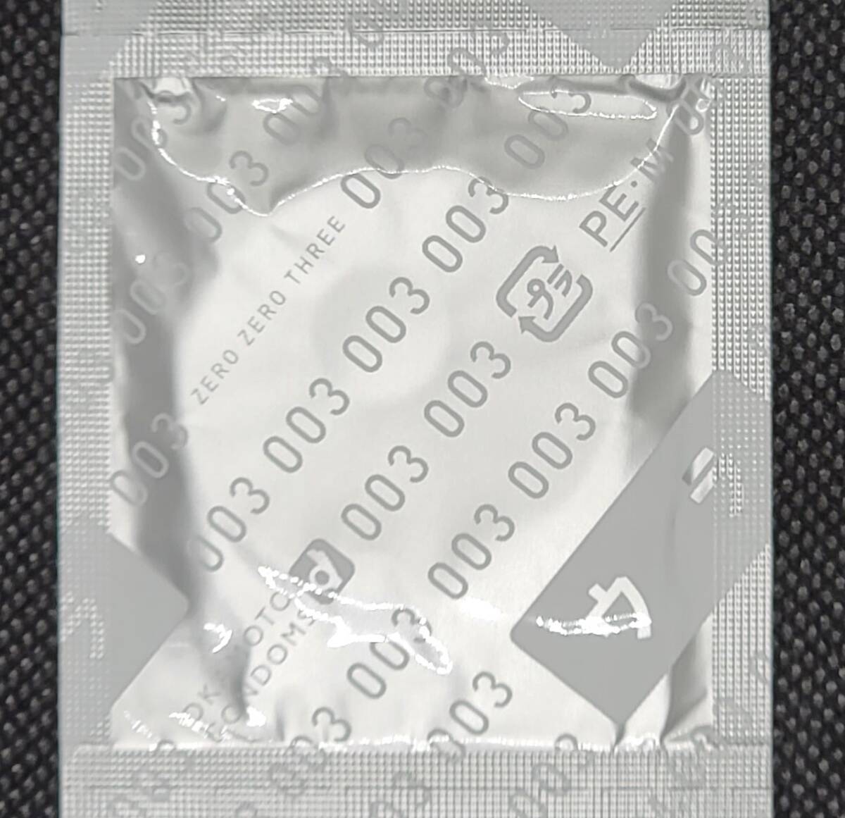 【匿名配送】【送料無料】 業務用コンドーム オカモト ゼロゼロスリー 003 薄さ0.03mm Mサイズ 72個 スキン 避妊具 ゴムの画像2